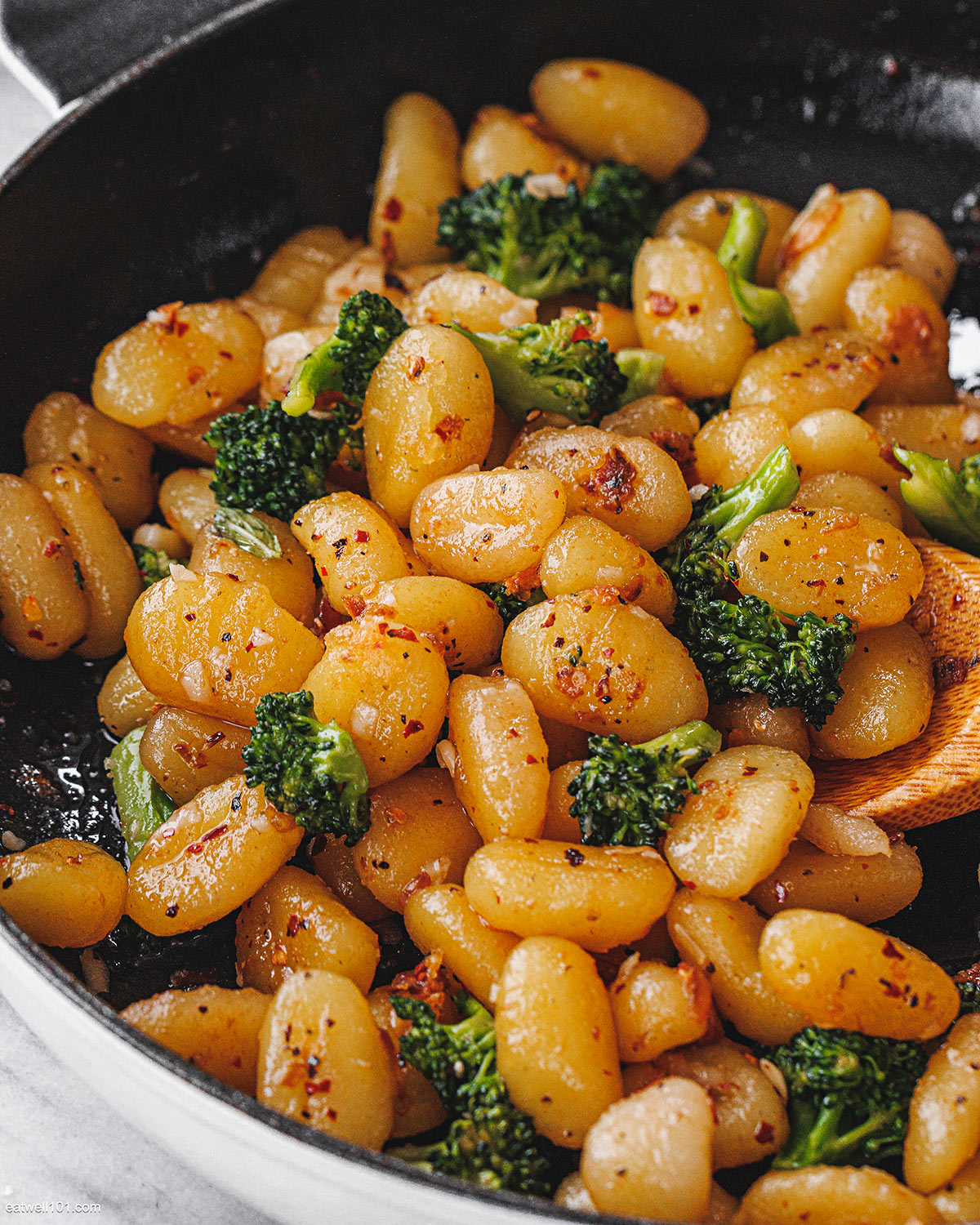 how to make Gnocchi and Broccoli Stir-Fry