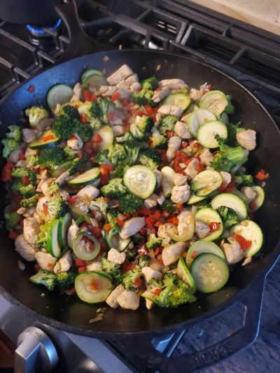 One Pot Chicken and Vegetables Skillet (Healthy & Low Carb)