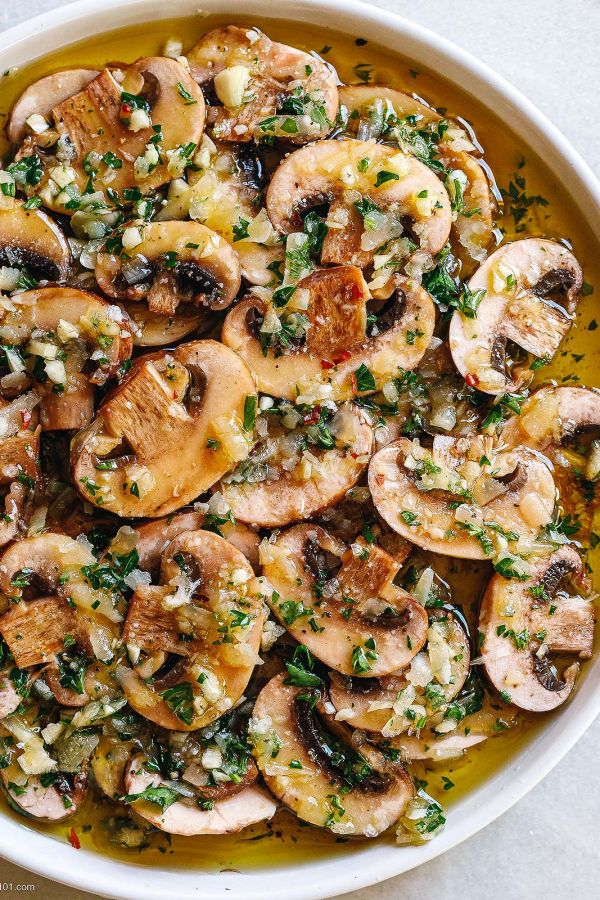 Olive Garlic Parmesan Marinated Mushrooms - #recipe by #eatwell101 - https://www.eatwell101.com/garlic-parmesan-marinated-mushrooms-recipe