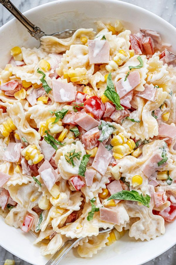 Corn Pasta Salad with Ham and Creamy Dressing - #recipe by #eatwell101 - https://www.eatwell101.com/creamy-corn-pasta-salad-recipe
