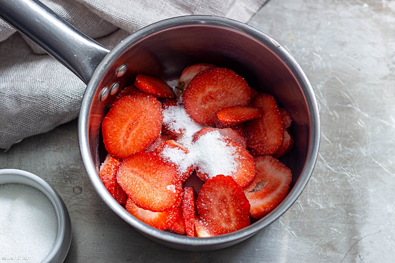 Easy Strawberry Sauce Recipe
