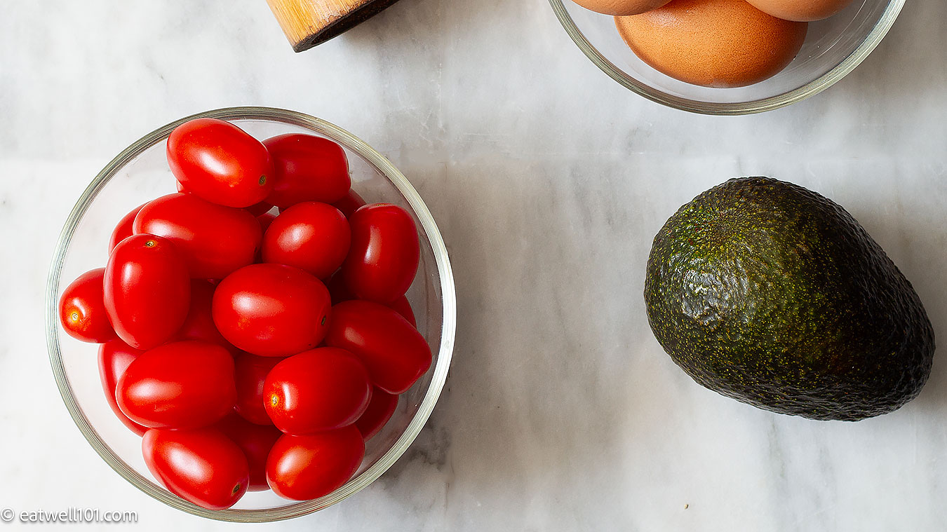 avocado tomato salad ingredients