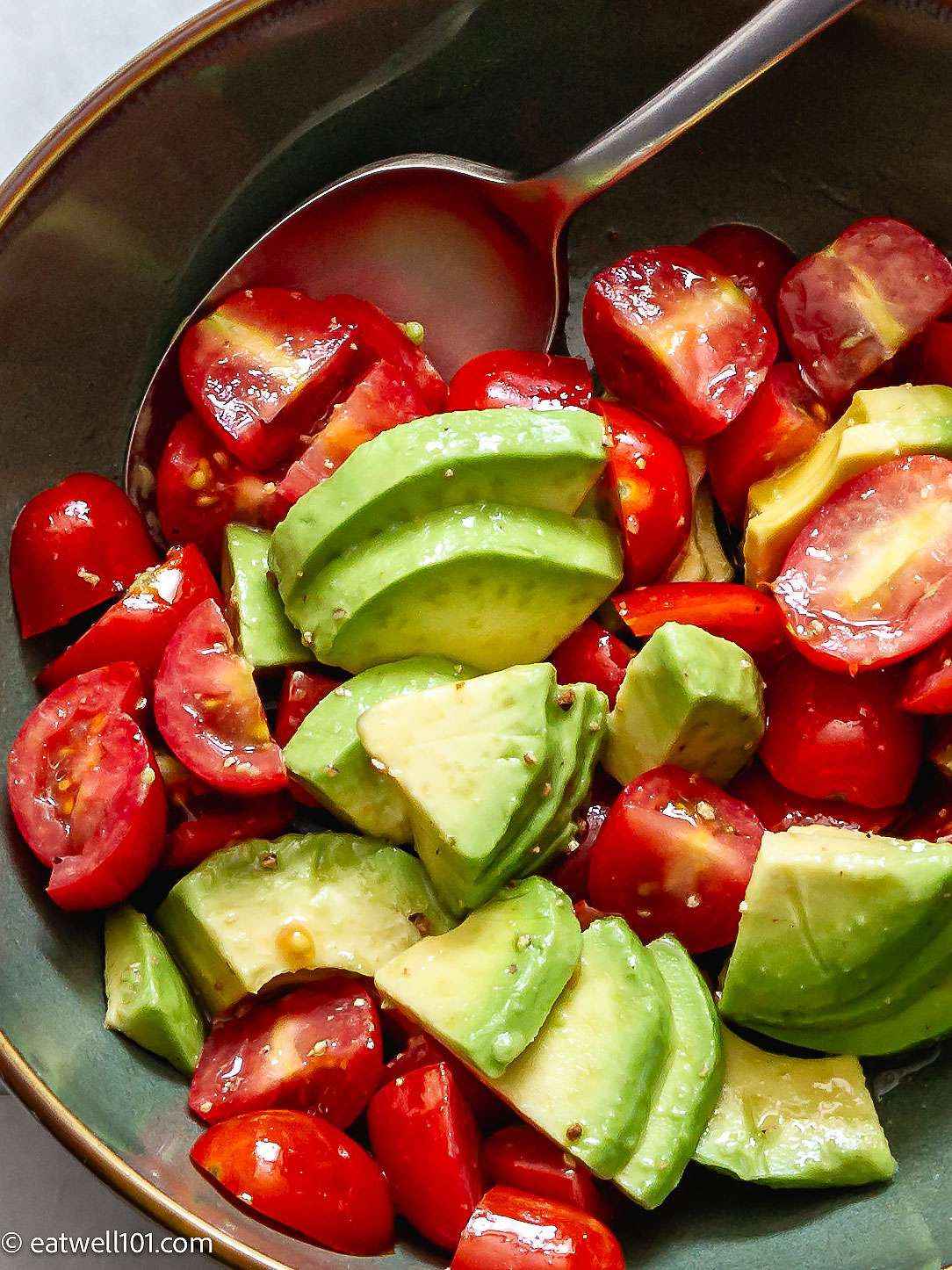 healthy avocado tomato salad recipe