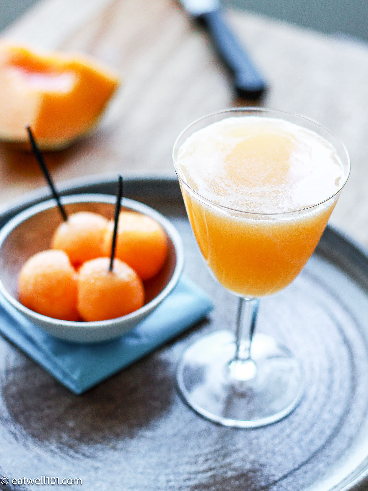 quick Cantaloupe Melon Bellini cocktails