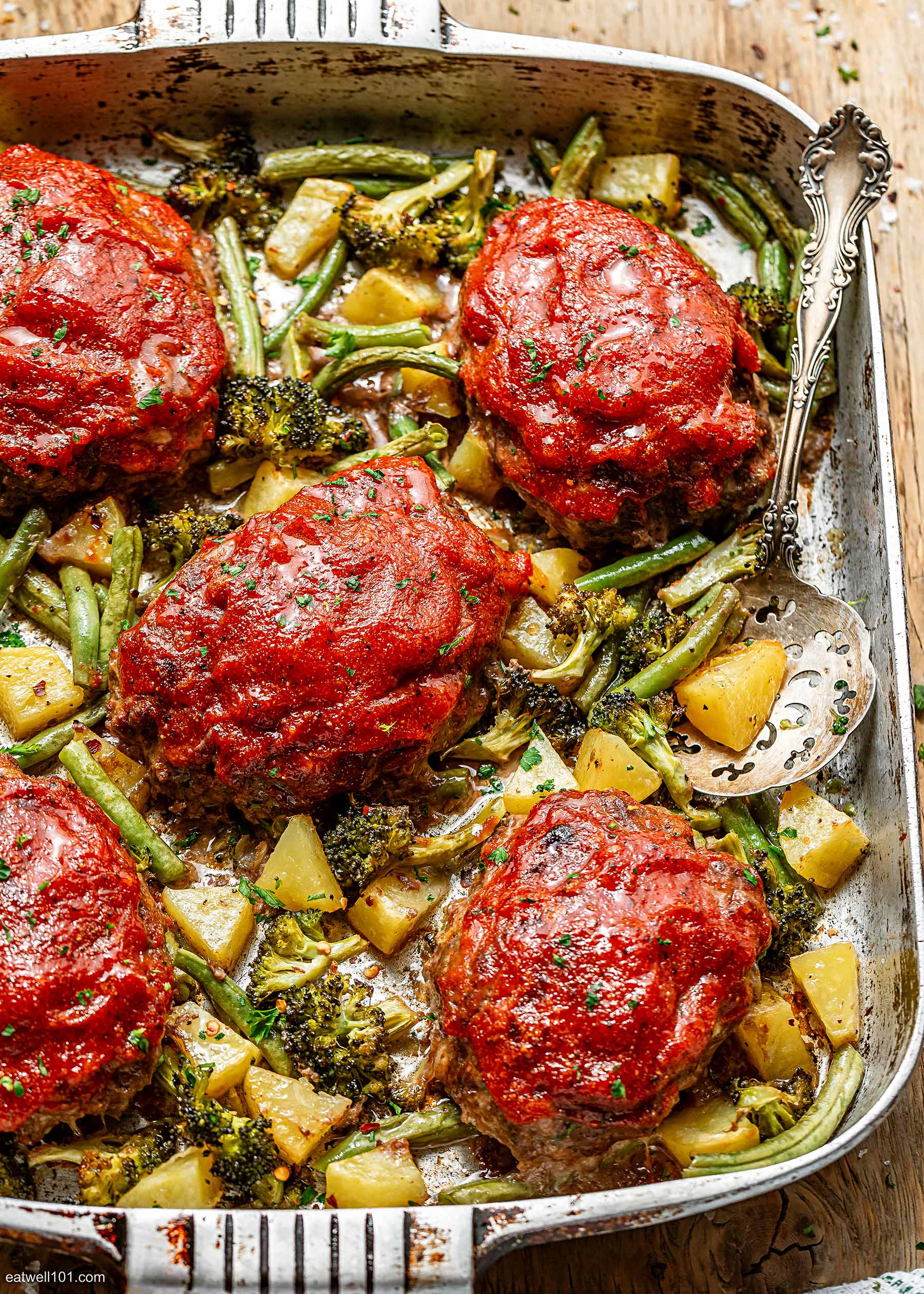 sheet pan meatloaf with veggies