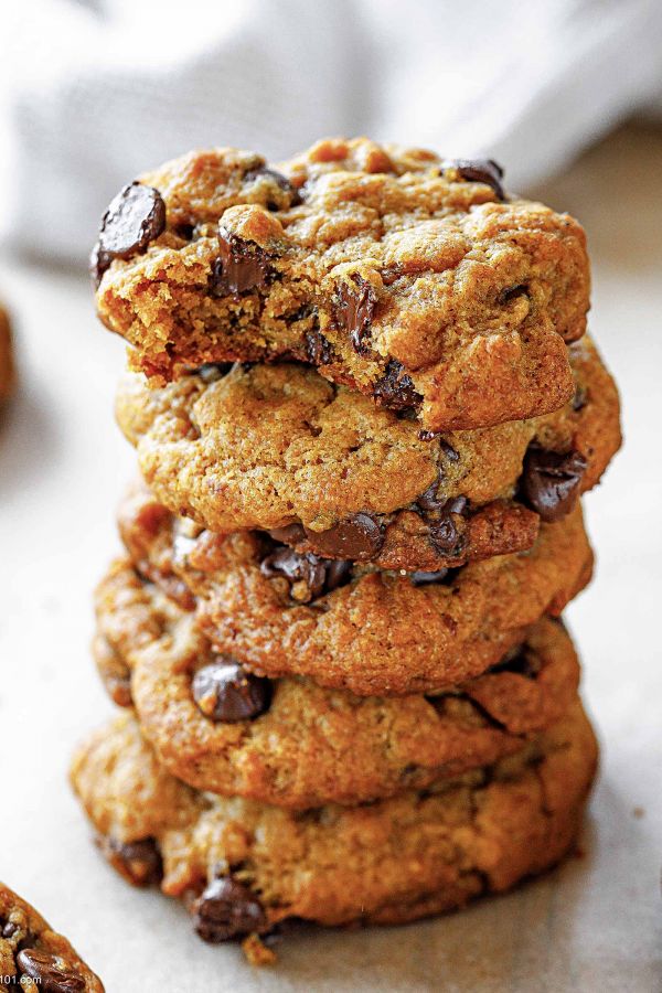 Pumpkin Chocolate Chip Cookies - #recipe by #eatwell101 - https://www.eatwell101.com/pumpkin-chocolate-cookies-recipe