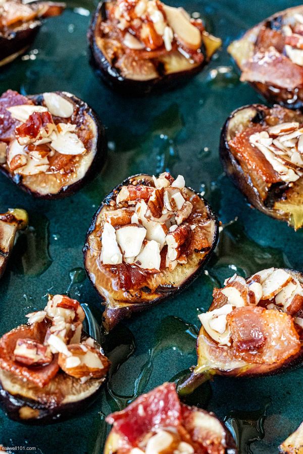 Grilled Figs with Bacon and Maple Syrup - #recipe by #eatwell101 - https://www.eatwell101.com/grilled-figs-recipe