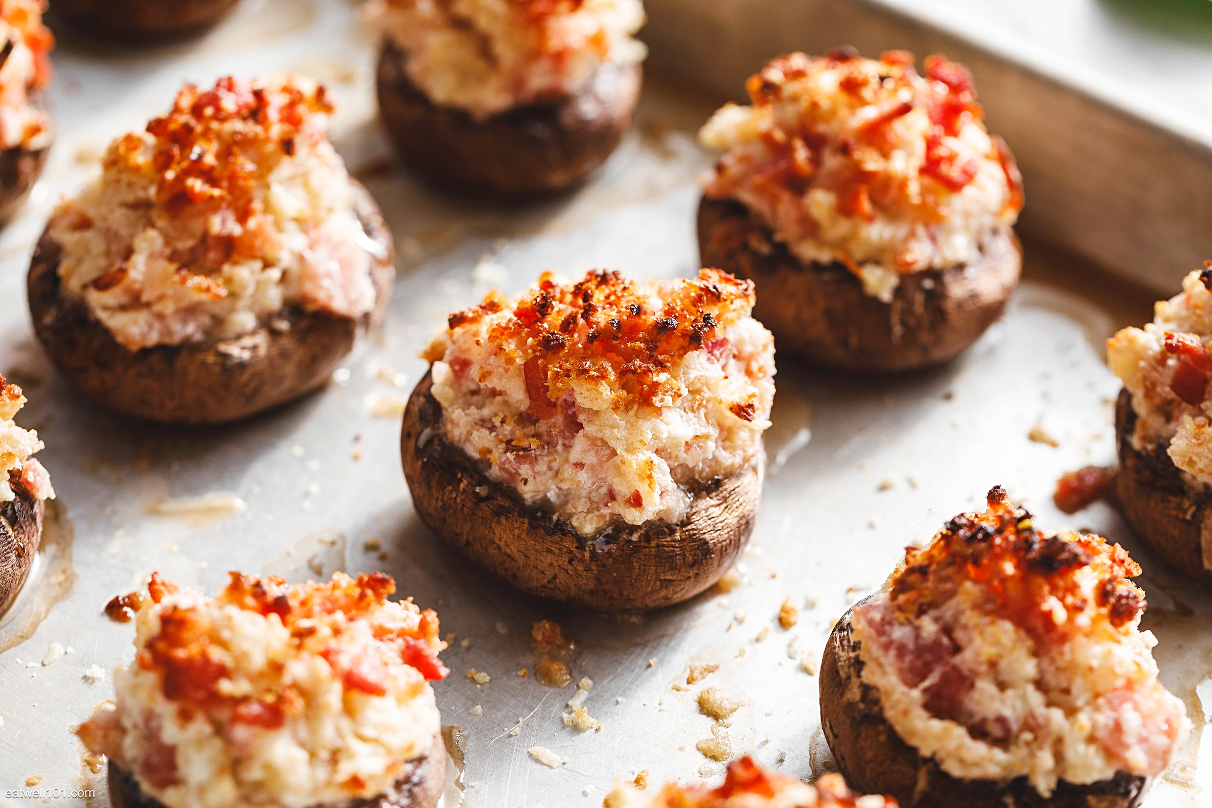 Baked Stuffed Mushrooms with Cream Cheese and Bacon