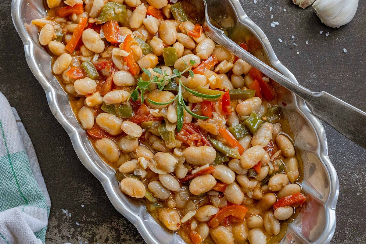 Skillet White Beans {Basque-Style}