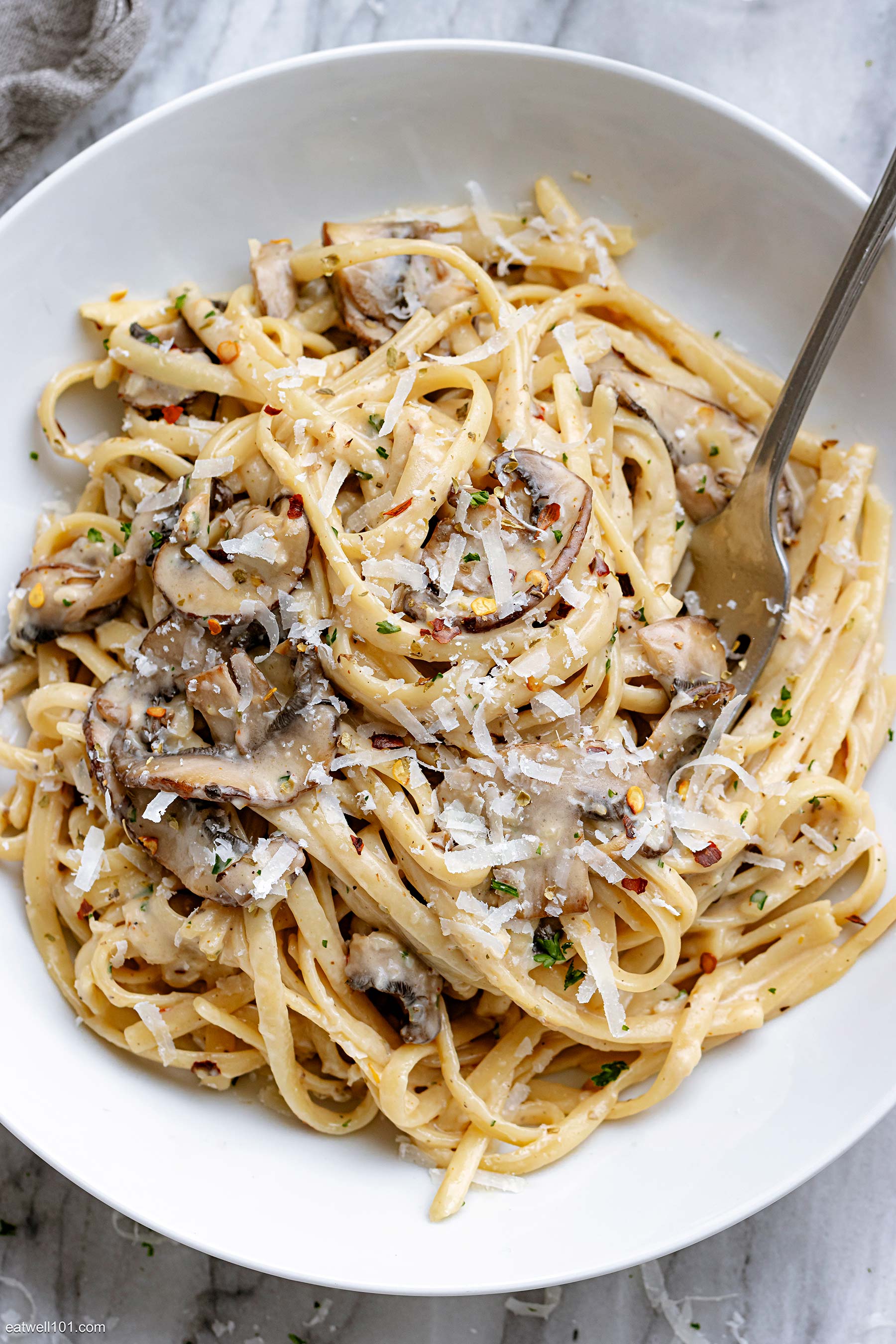 Creamy Mushroom Pasta Recipe — Eatwell101