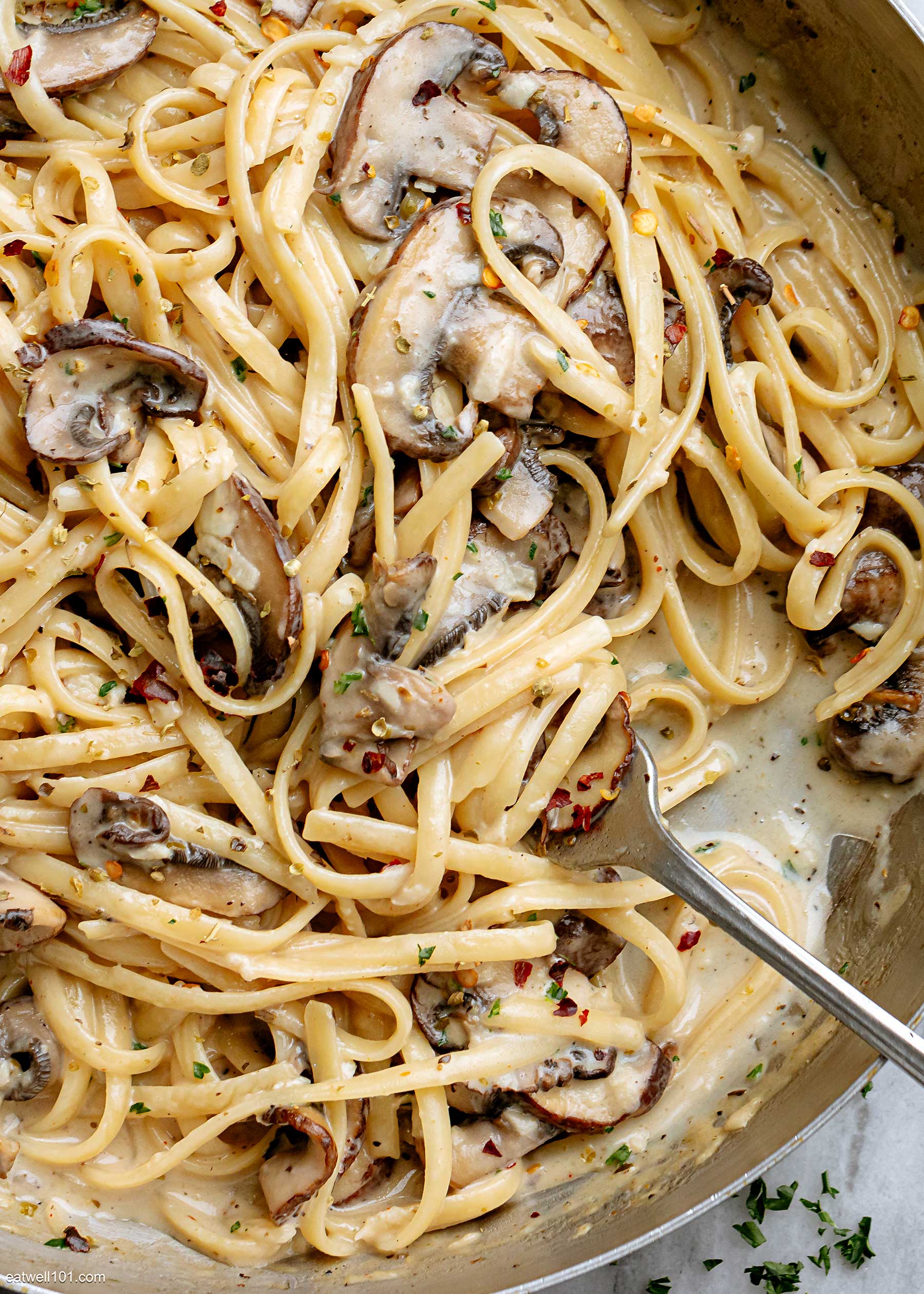Creamy Mushroom Pasta Recipe — Eatwell101