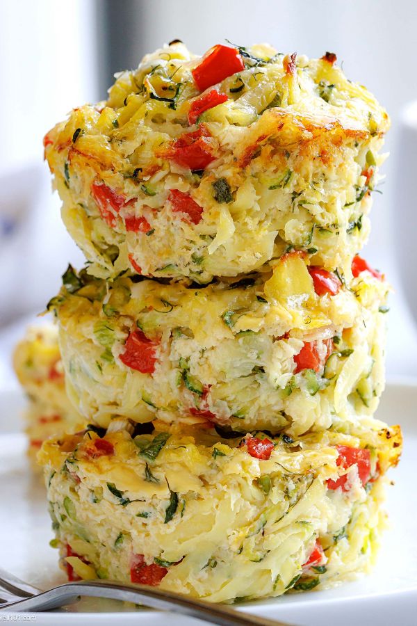 Cheesy Zucchini Egg Muffins - #recipe by #eatwell101 - https://www.eatwell101.com/cheesy-zucchini-egg-muffins-recipe