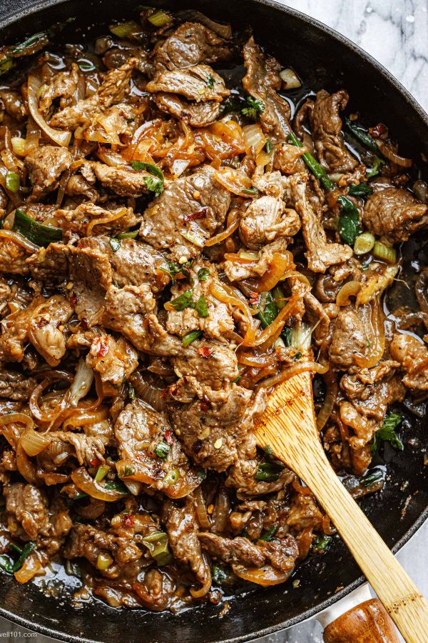 Onion Steak Stir Fry - #recipe by #eatwell101 - https://www.eatwell101.com/onion-steak-stir-fry-recipe