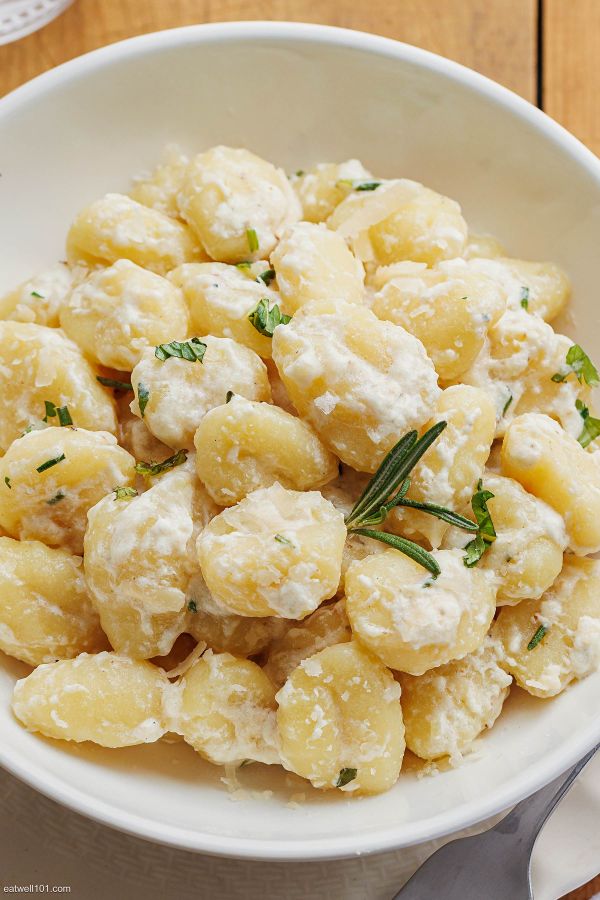 Creamy Gorgonzola Gnocchi - #recipe by #eatwell101 - https://www.eatwell101.com/creamy-gorgonzola-gnocchi-recipe