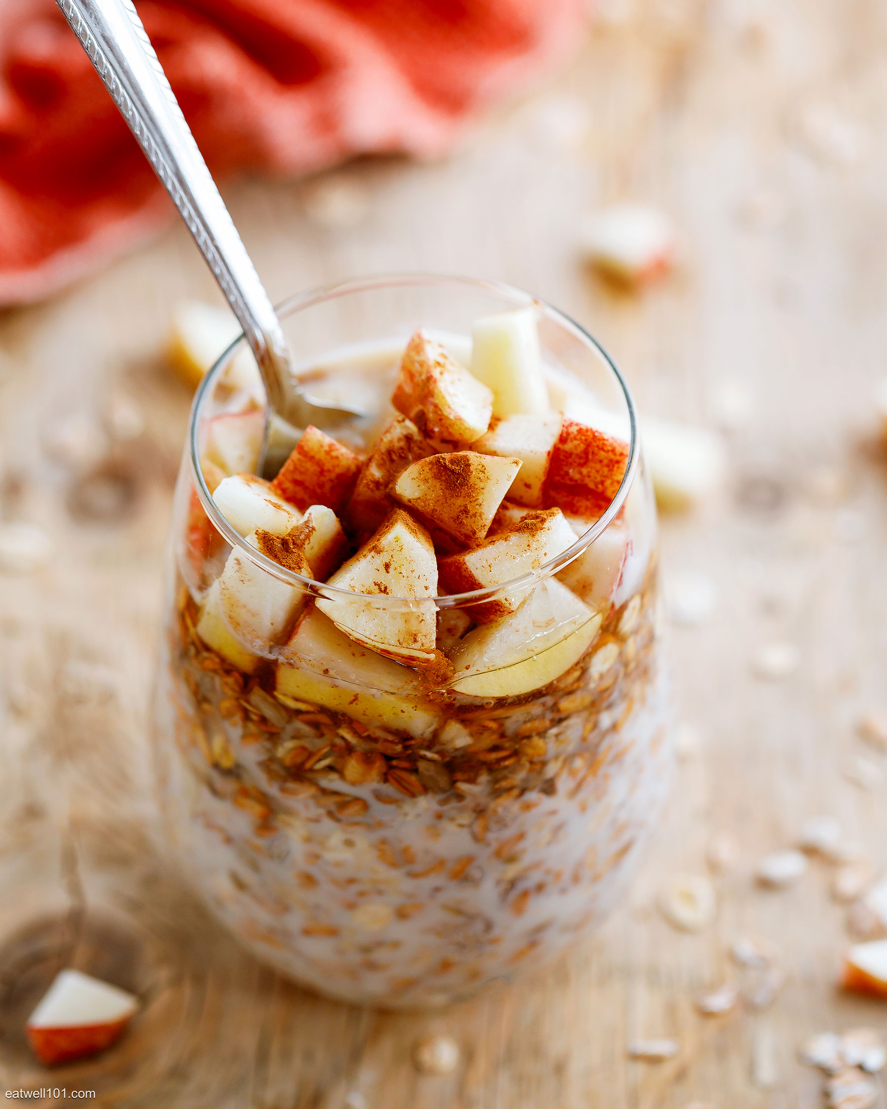 easy Apple Cinnamon Overnight Oats