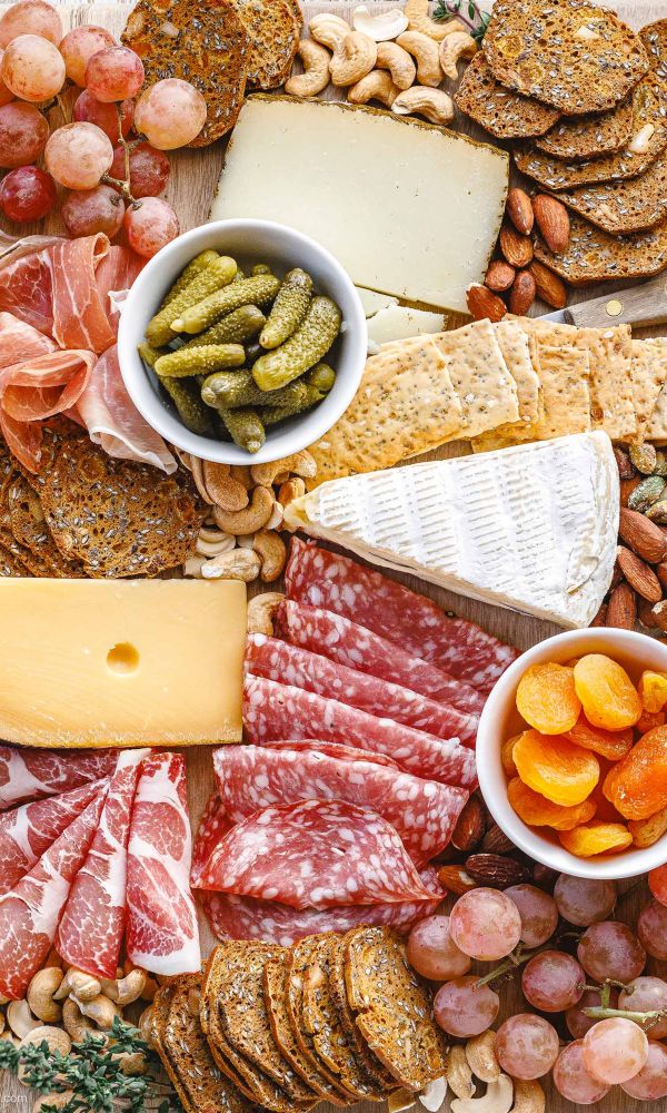 How to Make A Cheese Board