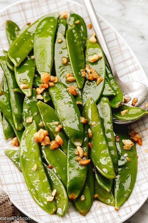 Sautéed Snow Peas with Garlic - #recipe by #eatwell101 - https://www.eatwell101.com/sauteed-snow-peas-recipe
