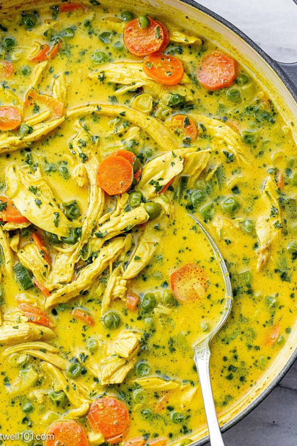 Turmeric Chicken Soup - #recipe by #eatwell101 - https://www.eatwell101.com/turmeric-chicken-soup-recipe