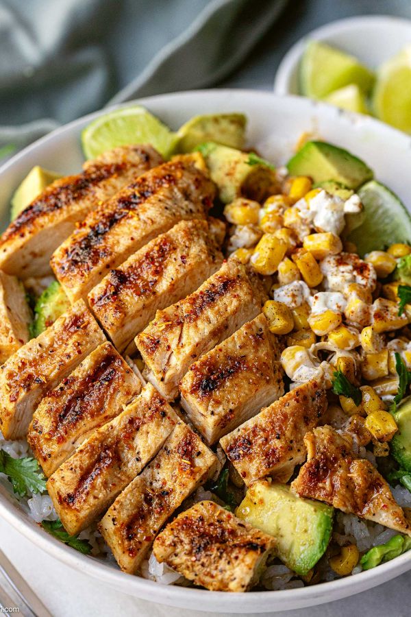 Street Corn Chicken Rice Bowl - #recipe by #eatwell101 - https://www.eatwell101.com/street-corn-chicken-rice-bowl-recipe