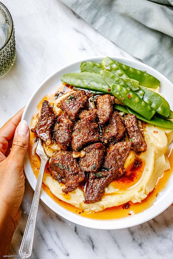 Steak Bites with Mashed Potatoes