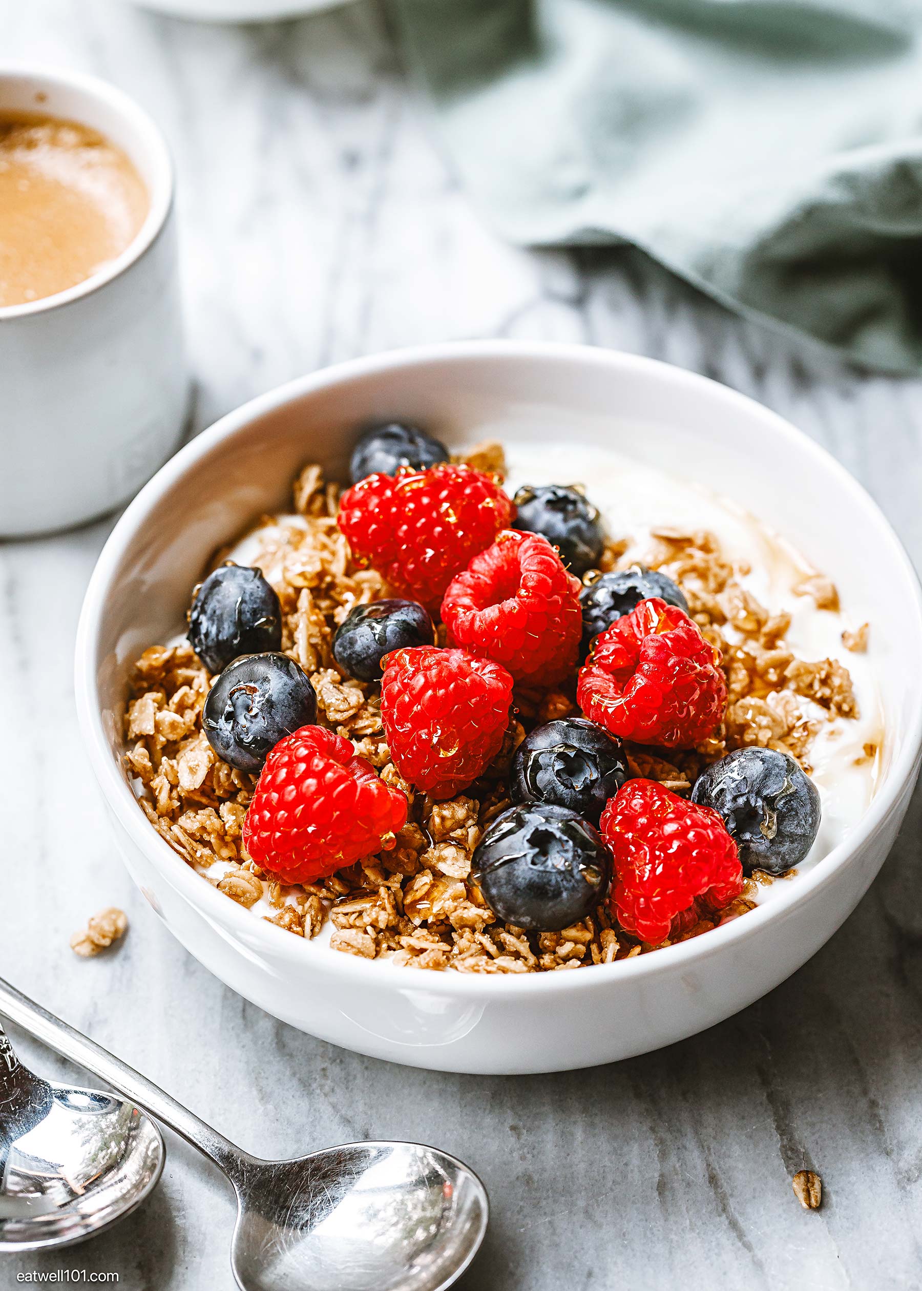 healthy breakfast bowl