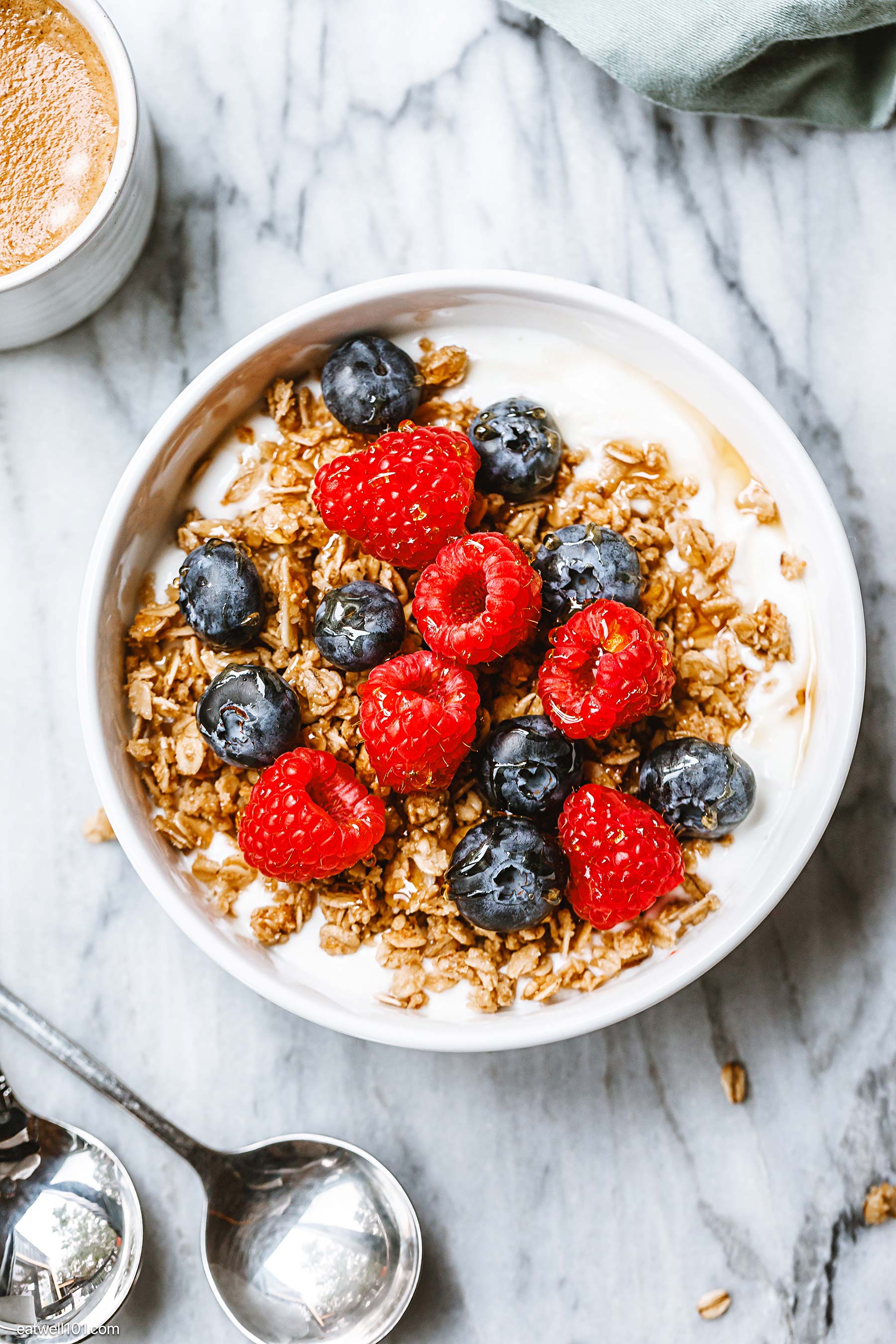 how to make a granola bowl