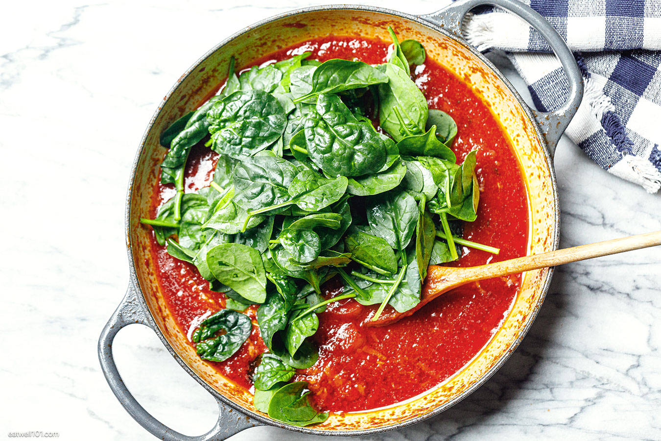 spinach and marinara sauce