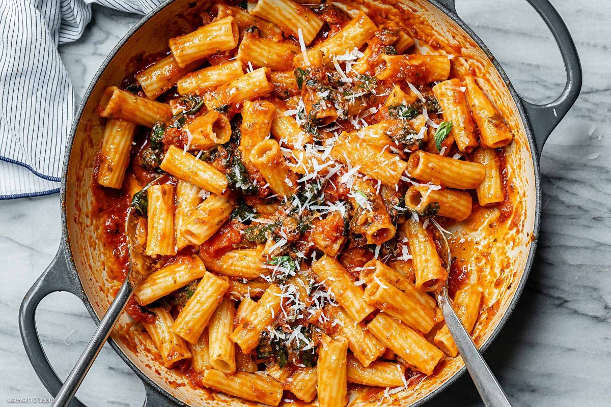 Tomato and Spinach Pasta