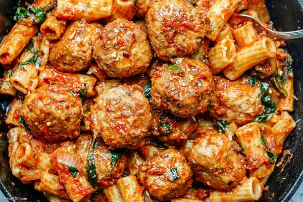 Turkey Meatballs with Tomato Spinach Pasta