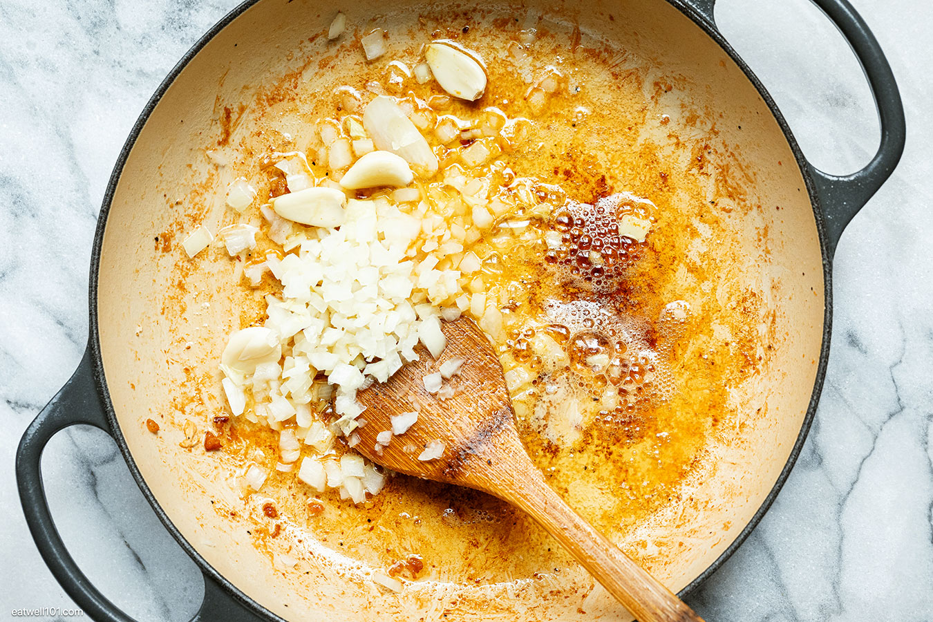 how to make creamy garlic sauce