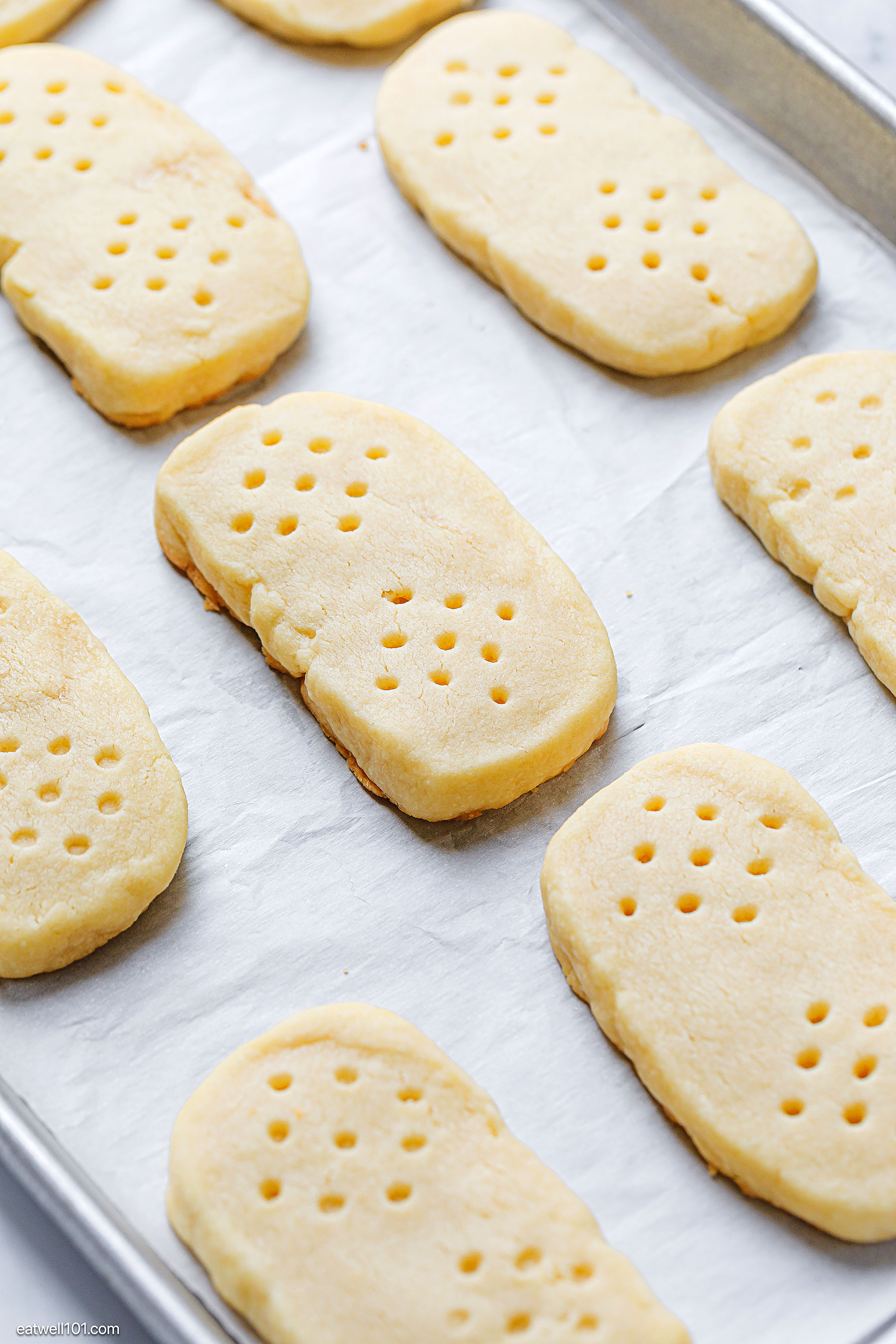 baked shortbread cookies