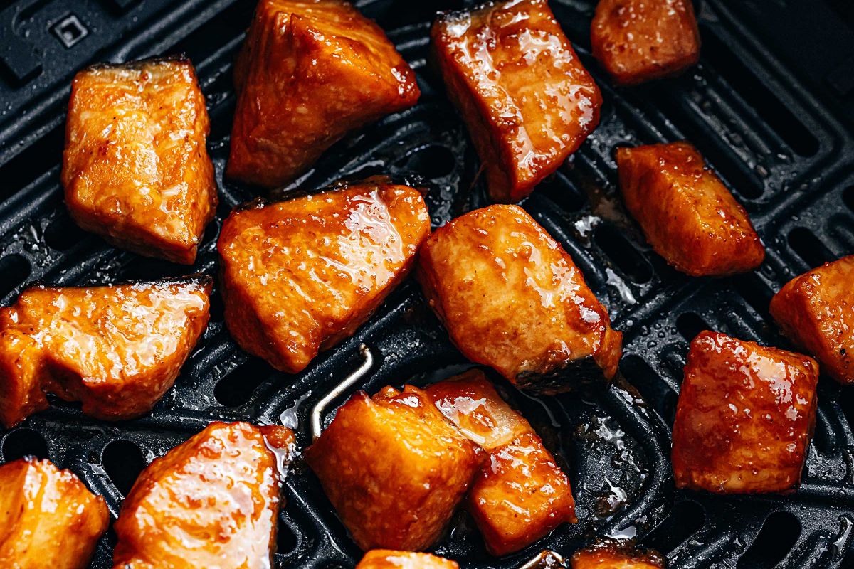 10-Minute Air Fryer Salmon Bites