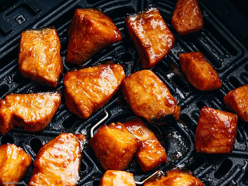 10-Minute Air Fryer Salmon Bites