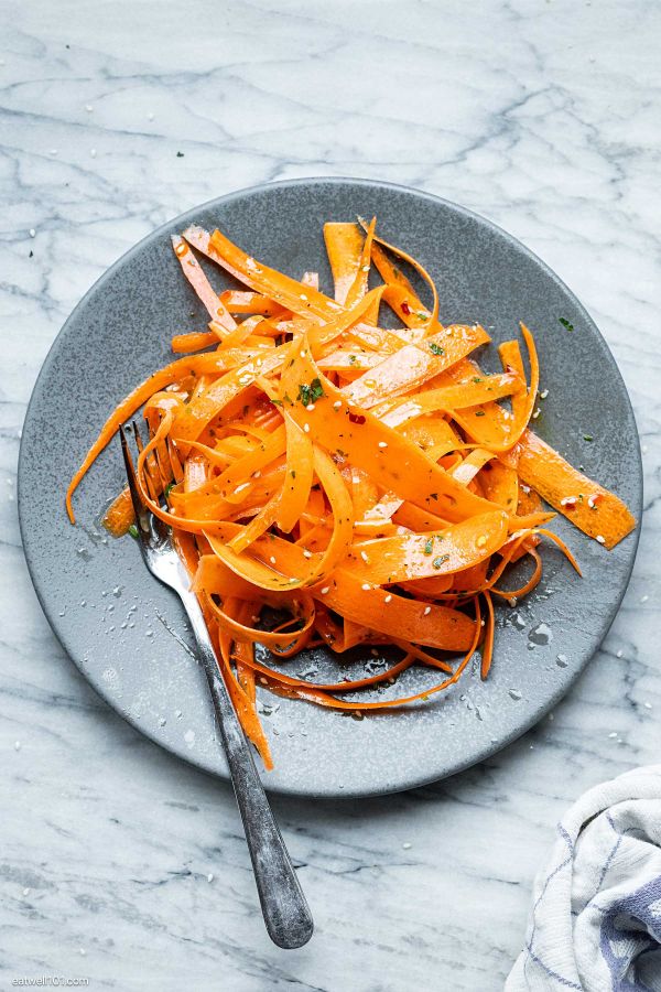 Raw Carrot Salad - #recipe by #eatwell101 - https://www.eatwell101.com/raw-carrot-salad-recipe
