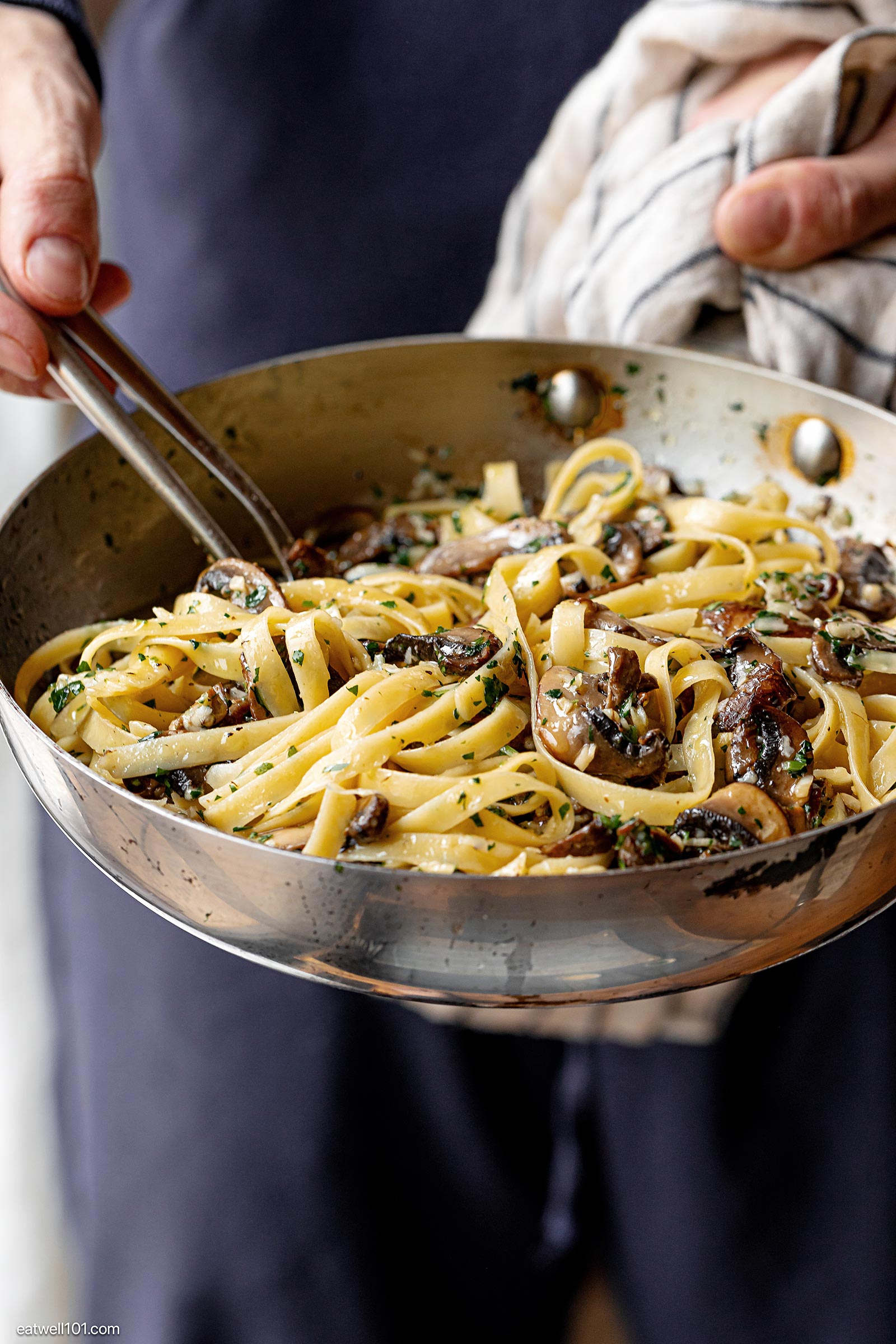 garlic mushroom pasta dinner