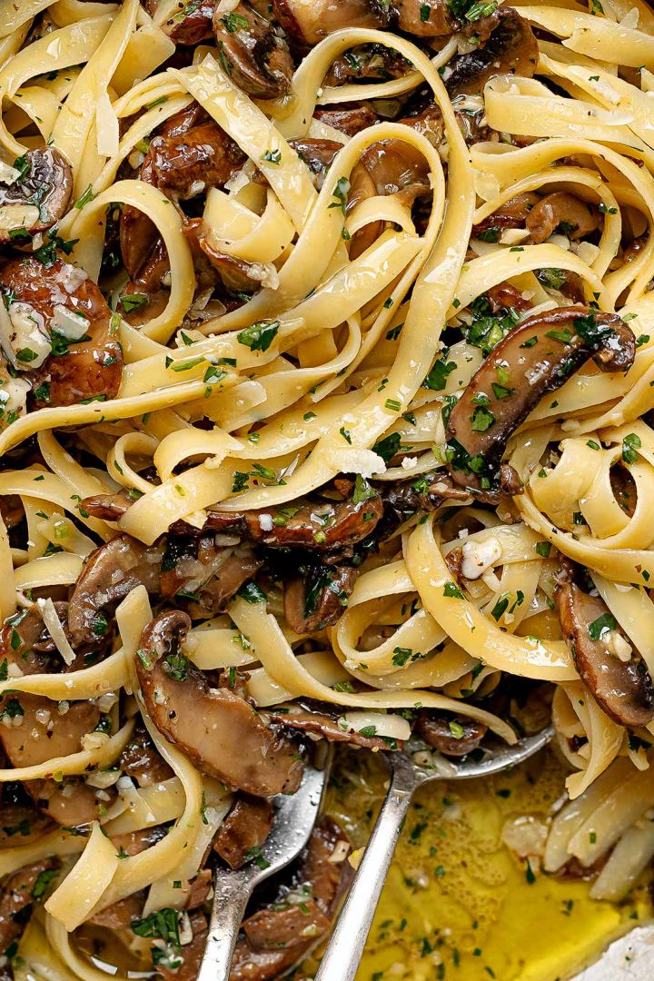 Garlic Mushroom Pasta