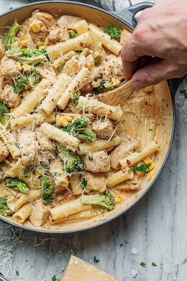 Creamy Chicken Pasta with Sweetcorn and Broccoli